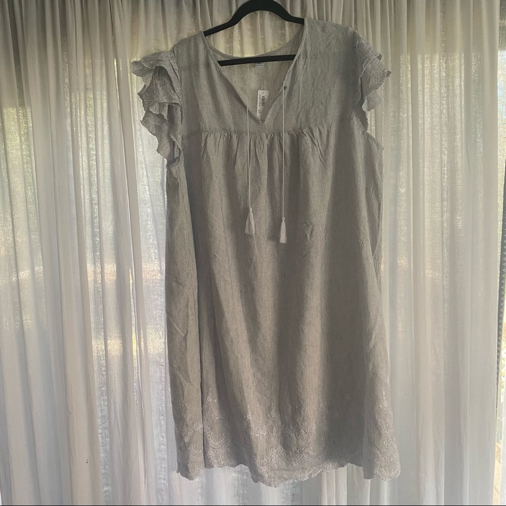 Old Navy Dress 3X Plus Navy and White Stripes with White Embroidered Details